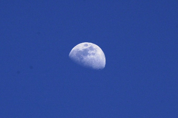 Moon0407 (49k image)