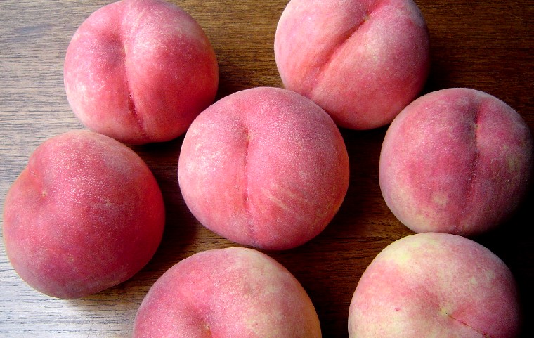Peach (117k image)
